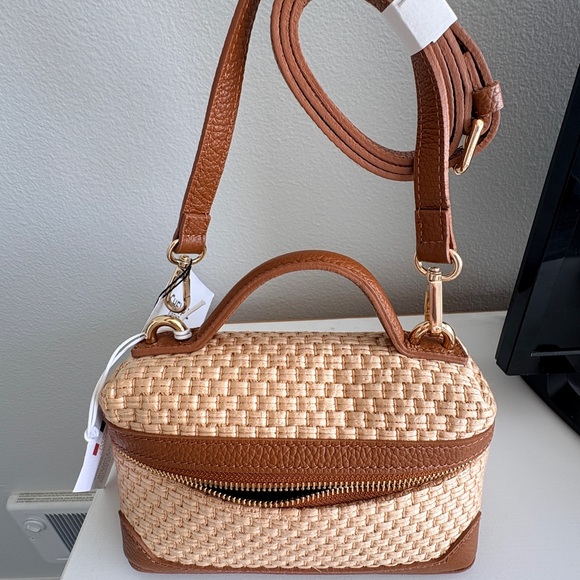 Cheval Firenze Raffia and Leather Tan Woven Handbag! Gorgeous - Picture 5 of 16